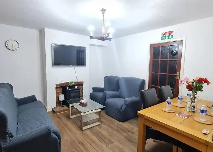 Large 3 Bedroom House