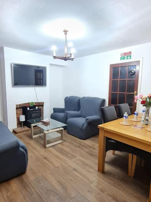 Large 3 Bedroom House