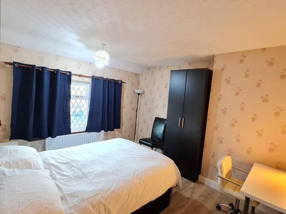 Large 3 Bedroom House Holiday home Cradley Heath